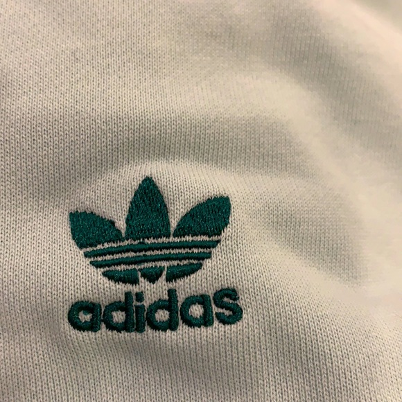 Adidas crop puller over hoodie - Picture 6 of 8